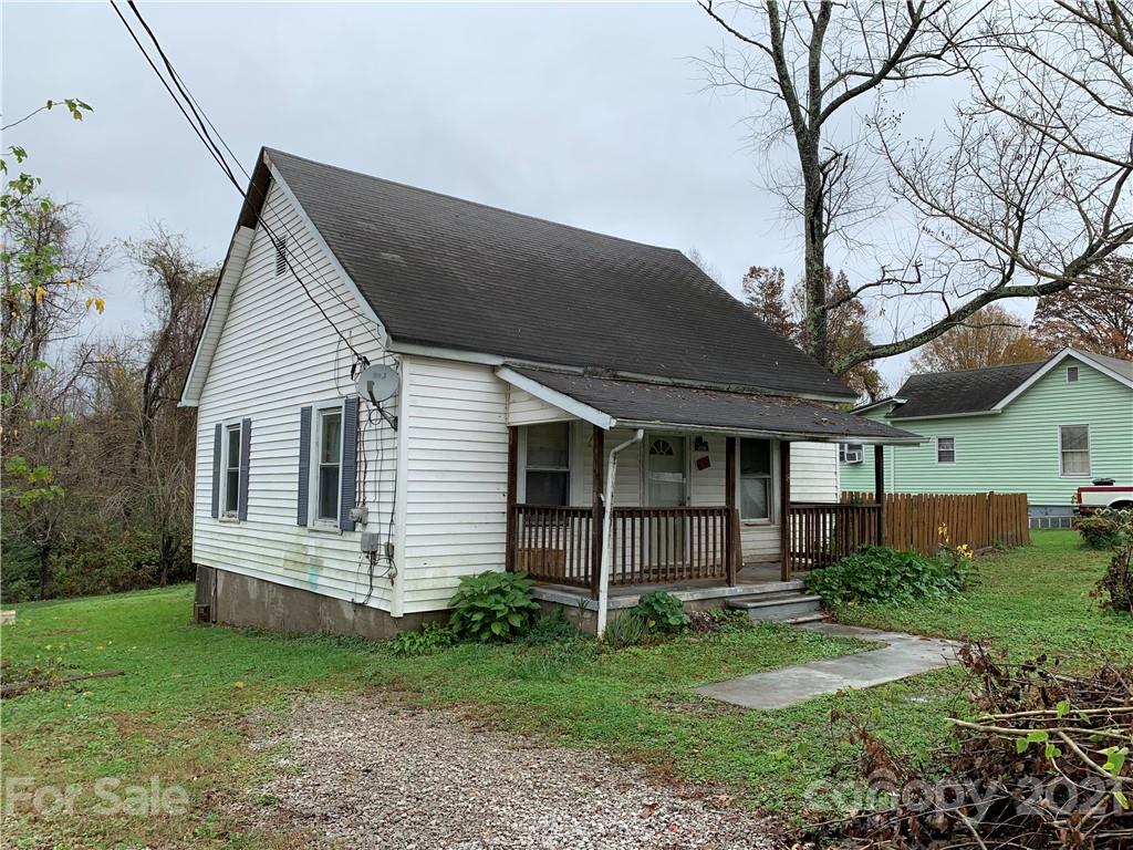 209 School Street Marion NC 28752