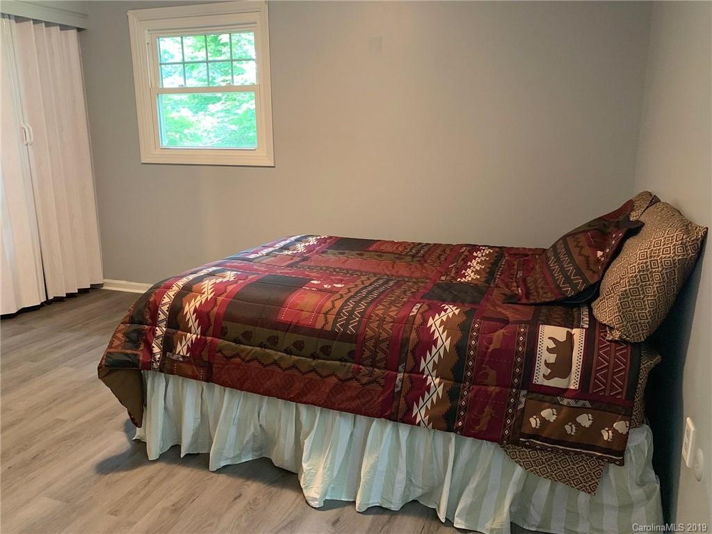 8 Compton Drive Asheville NC 28806