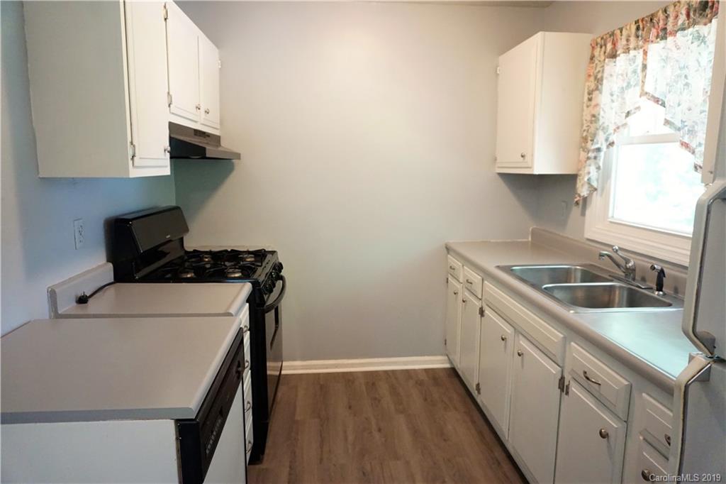 8 Compton Drive Asheville NC 28806