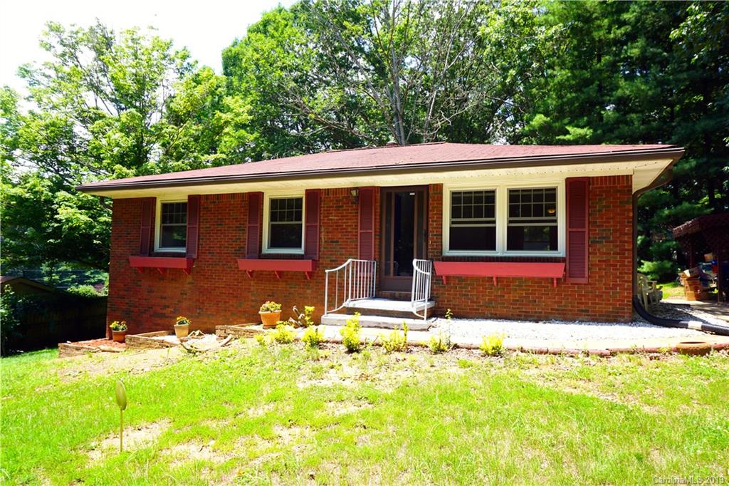8 Compton Drive Asheville NC 28806