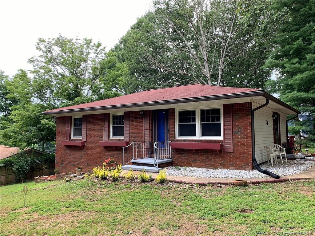 8 Compton Drive Asheville NC 28806