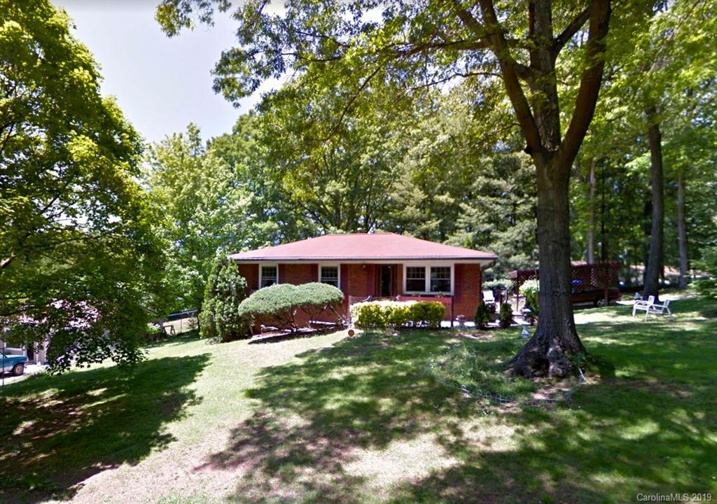 8 Compton Drive Asheville NC 28806