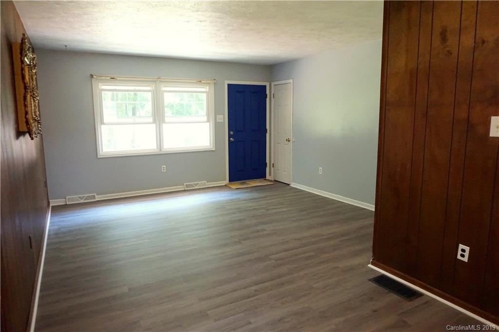 8 Compton Drive Asheville NC 28806