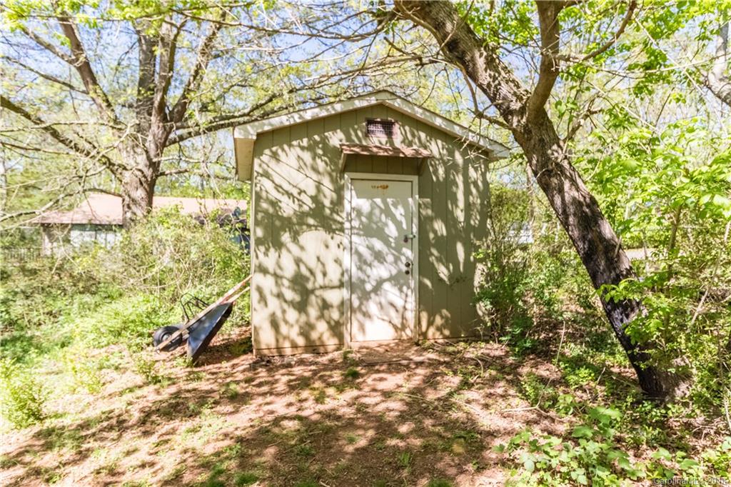32 Gatewood Road Asheville NC 28806