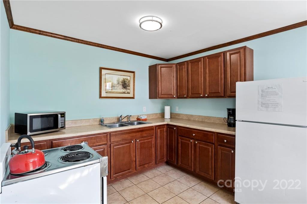 158 Bridge Street Hot Springs NC 28743
