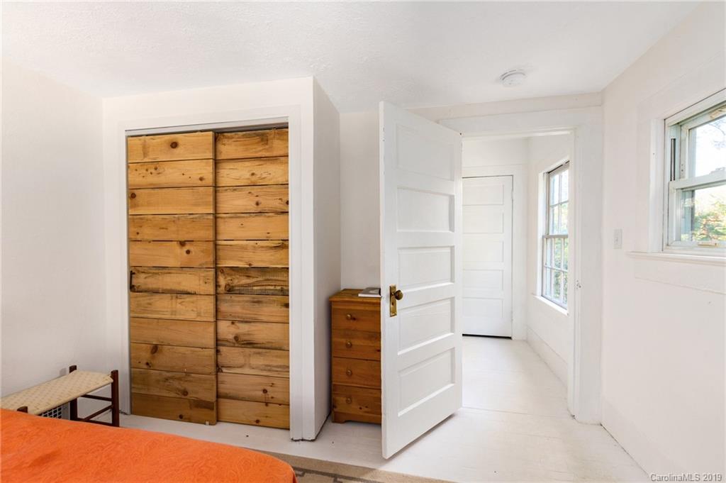 42 Curve Street Asheville NC 28801