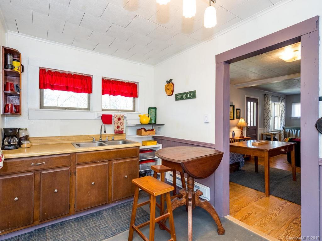 64 Bryson Road Mills River NC 28759