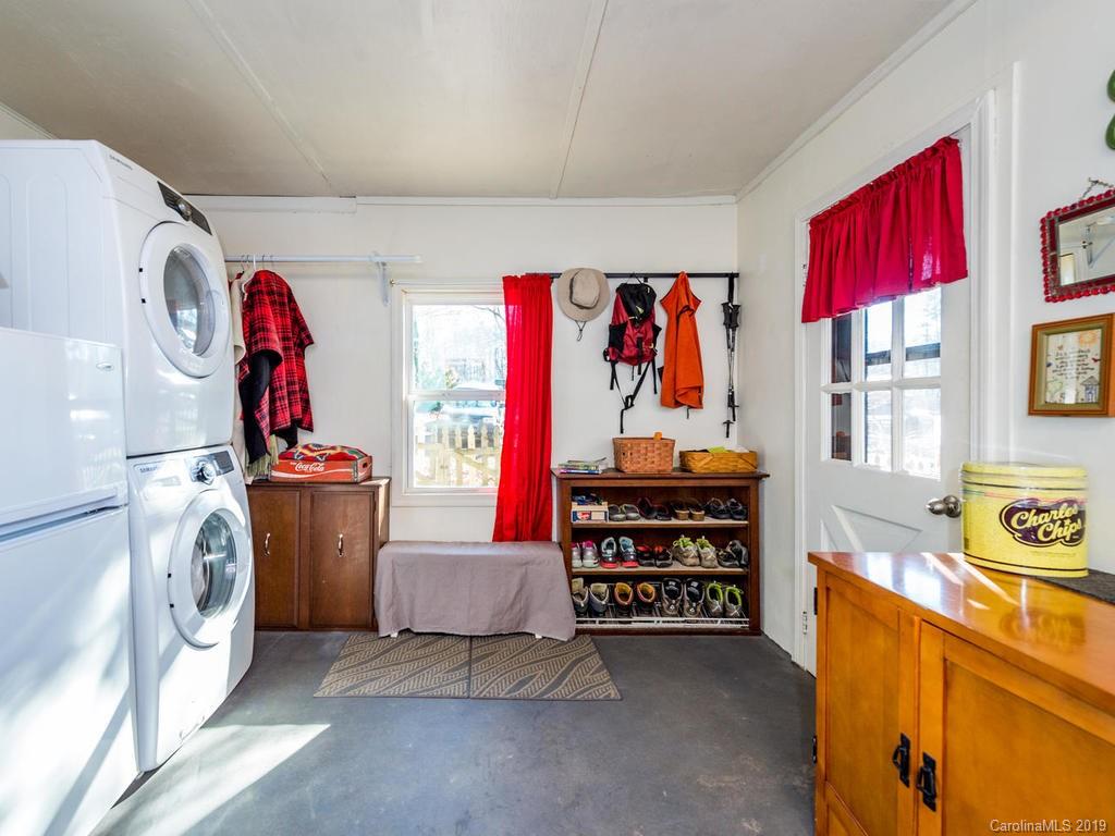 64 Bryson Road Mills River NC 28759