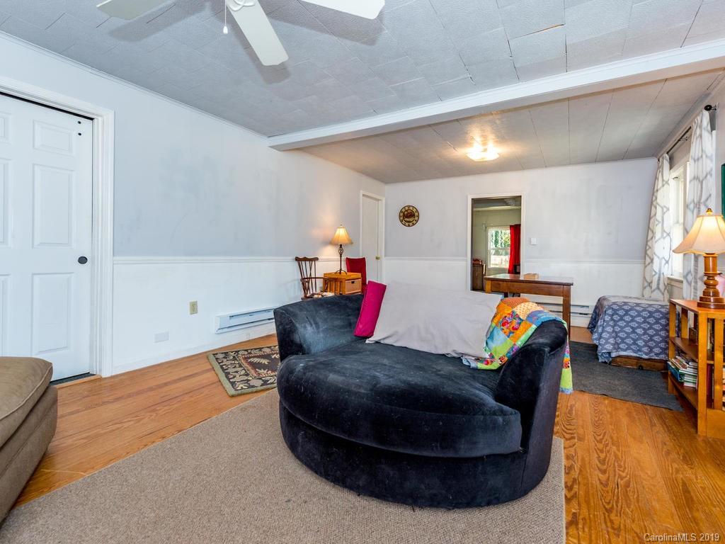 64 Bryson Road Mills River NC 28759