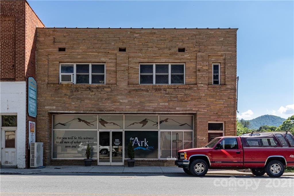 208/210 Oak Avenue Spruce Pine NC 28777