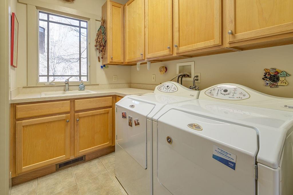 1611 Olmsted Drive Asheville NC 28803