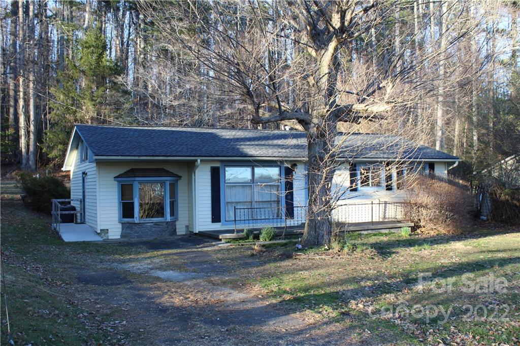 658 Crystal Drive Hendersonville NC 28791