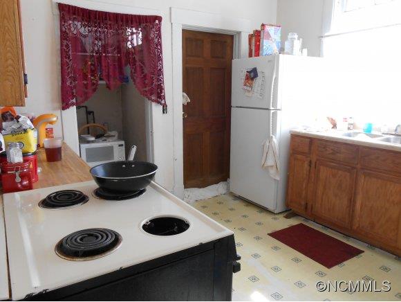 37 Monroe Place Asheville NC 28801