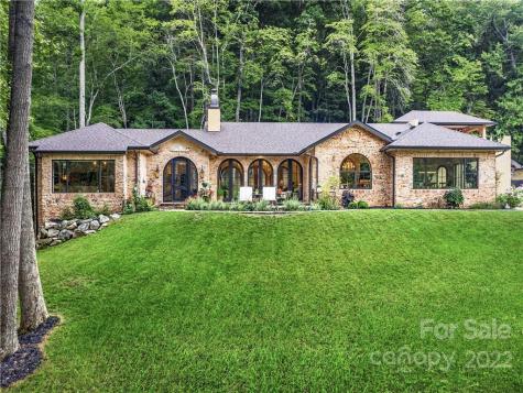 959 Dave Whitaker Road Horse Shoe NC 28742