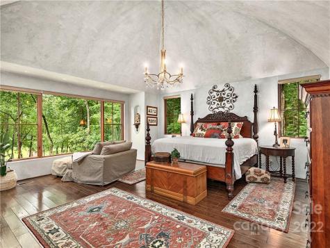 959 Dave Whitaker Road Horse Shoe NC 28742