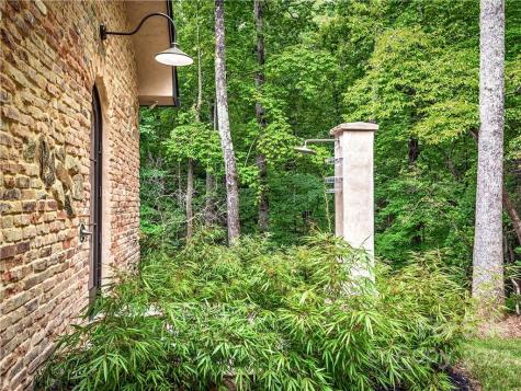 959 Dave Whitaker Road Horse Shoe NC 28742
