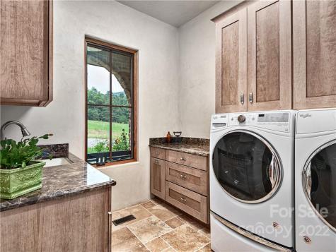 959 Dave Whitaker Road Horse Shoe NC 28742