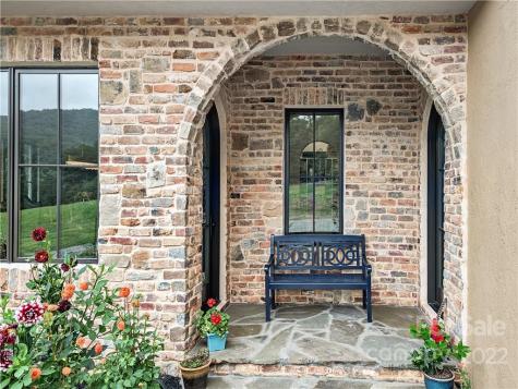 959 Dave Whitaker Road Horse Shoe NC 28742