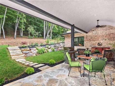 959 Dave Whitaker Road Horse Shoe NC 28742