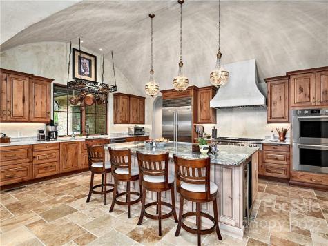 959 Dave Whitaker Road Horse Shoe NC 28742