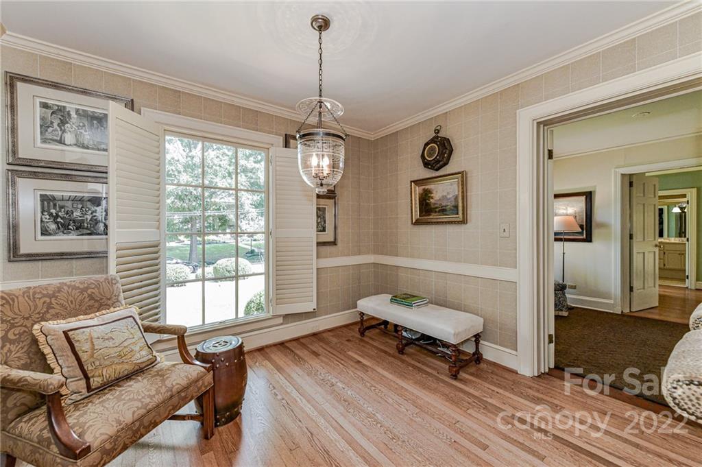 2216 Pembroke Avenue Charlotte NC 28207