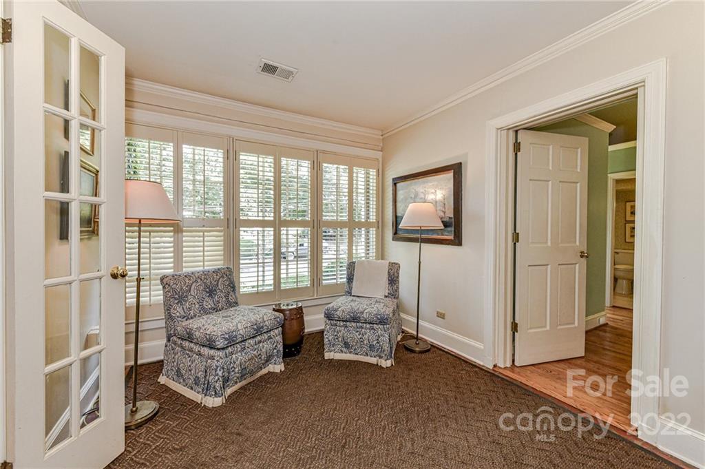 2216 Pembroke Avenue Charlotte NC 28207