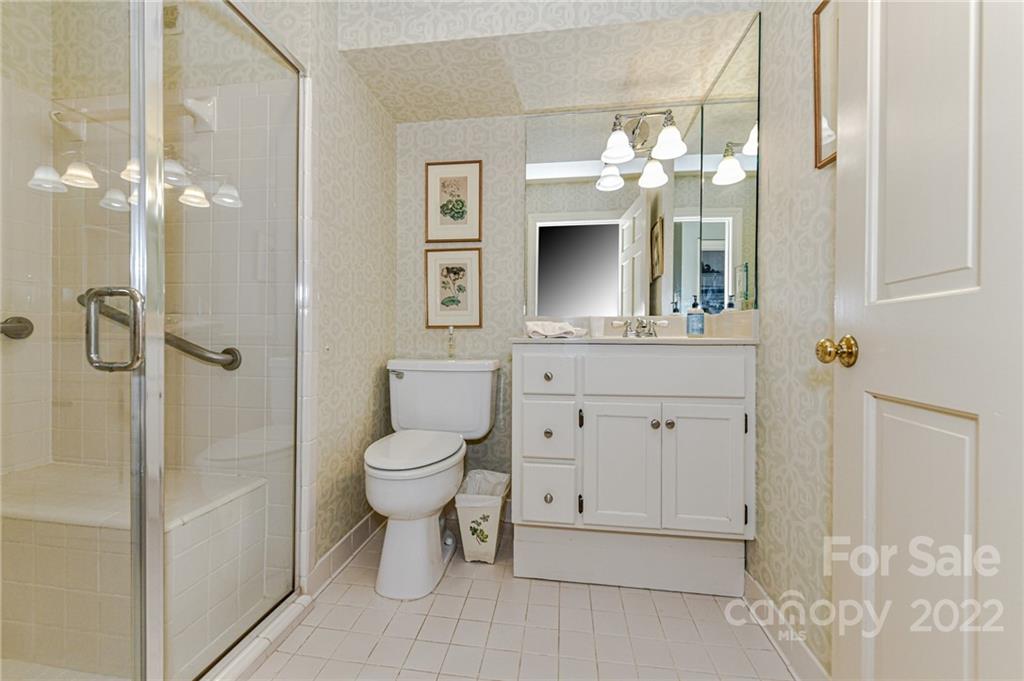 2216 Pembroke Avenue Charlotte NC 28207