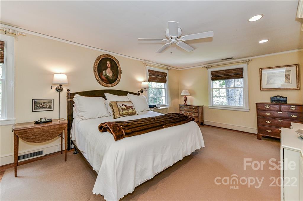 2216 Pembroke Avenue Charlotte NC 28207