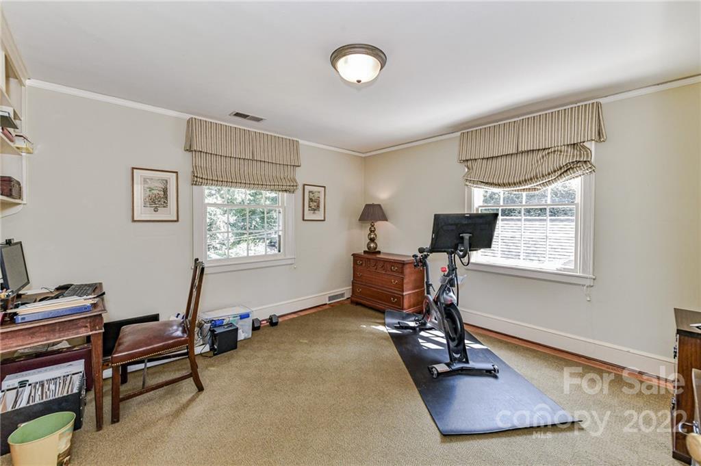 2216 Pembroke Avenue Charlotte NC 28207