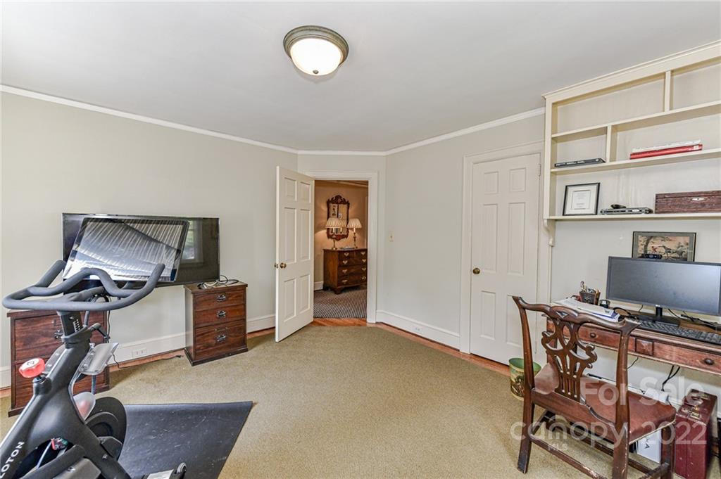 2216 Pembroke Avenue Charlotte NC 28207