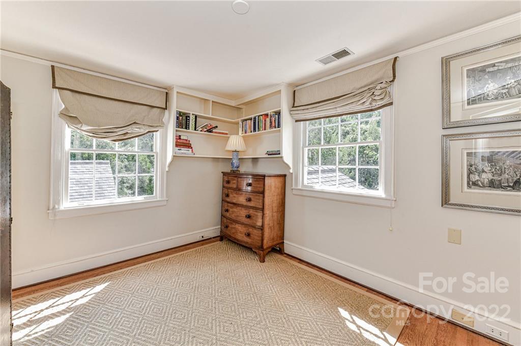 2216 Pembroke Avenue Charlotte NC 28207