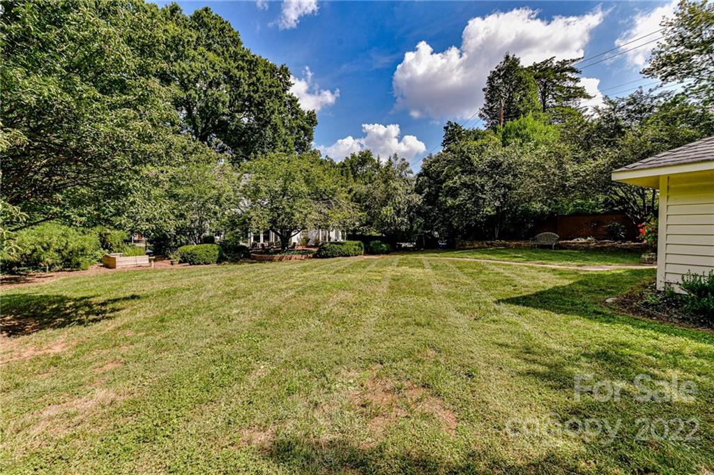 2216 Pembroke Avenue Charlotte NC 28207