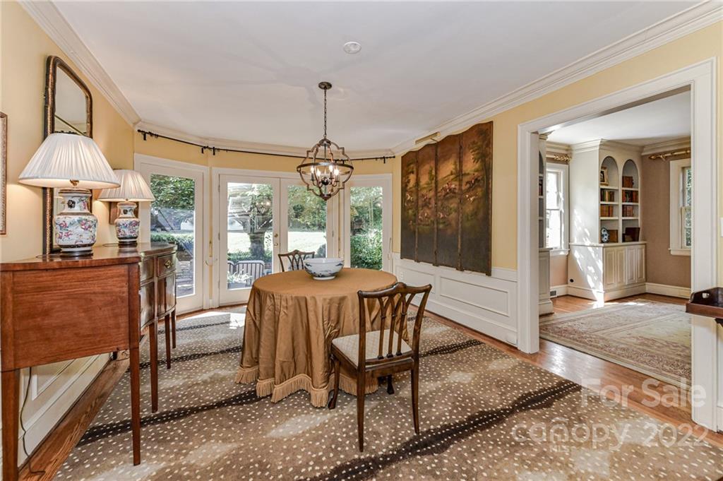 2216 Pembroke Avenue Charlotte NC 28207