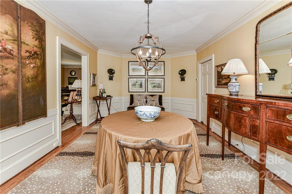 2216 Pembroke Avenue Charlotte NC 28207