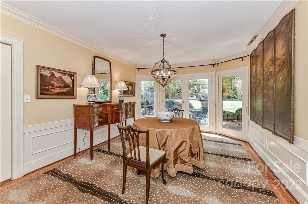 2216 Pembroke Avenue Charlotte NC 28207