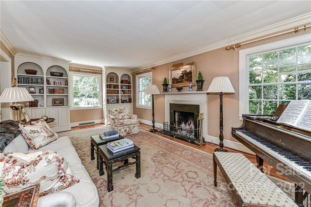 2216 Pembroke Avenue Charlotte NC 28207