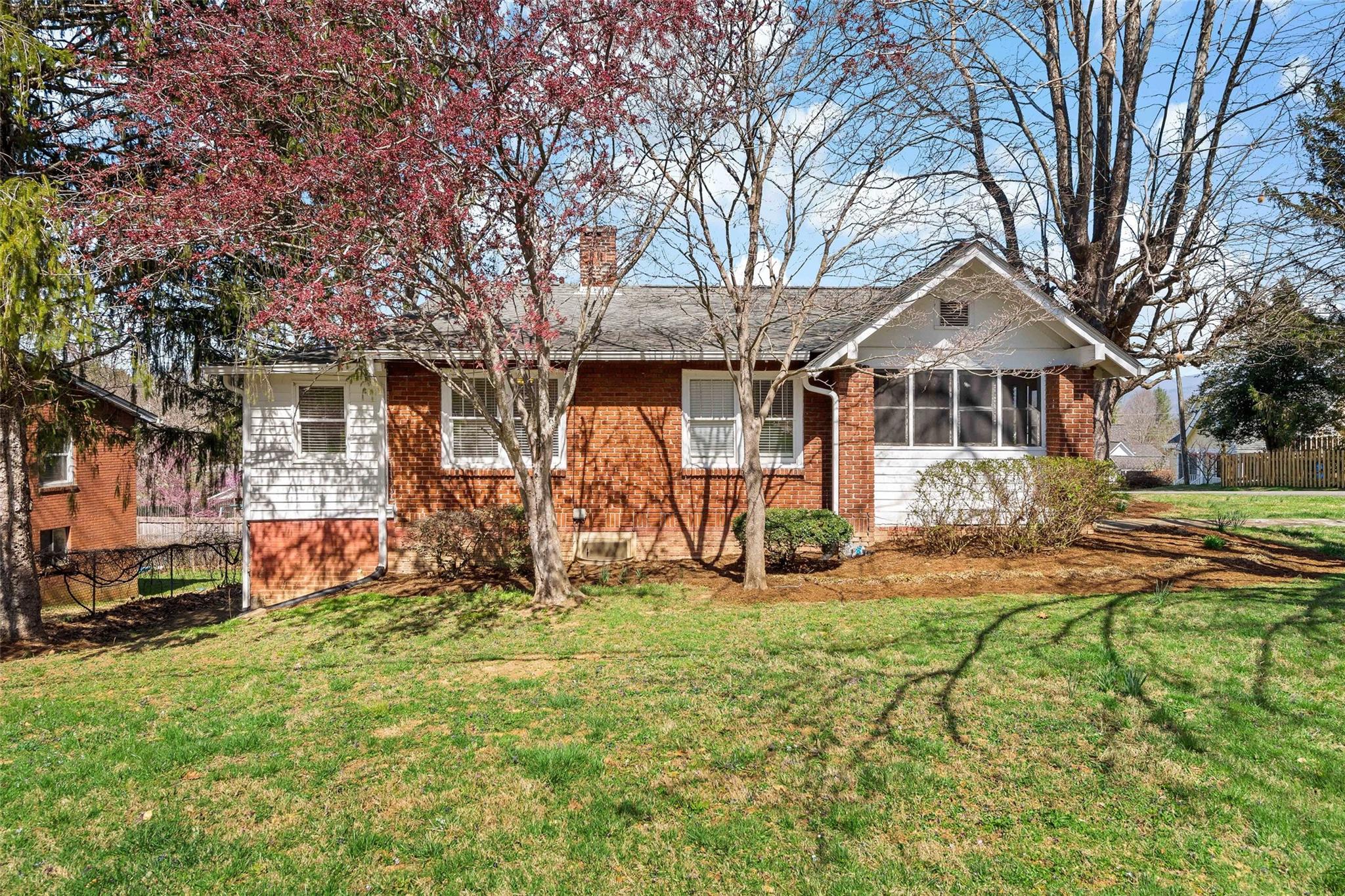 71 Ridgecrest Road Asheville NC 28803