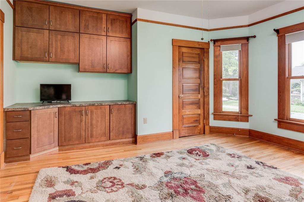 32 Tremont Street Asheville NC 28806