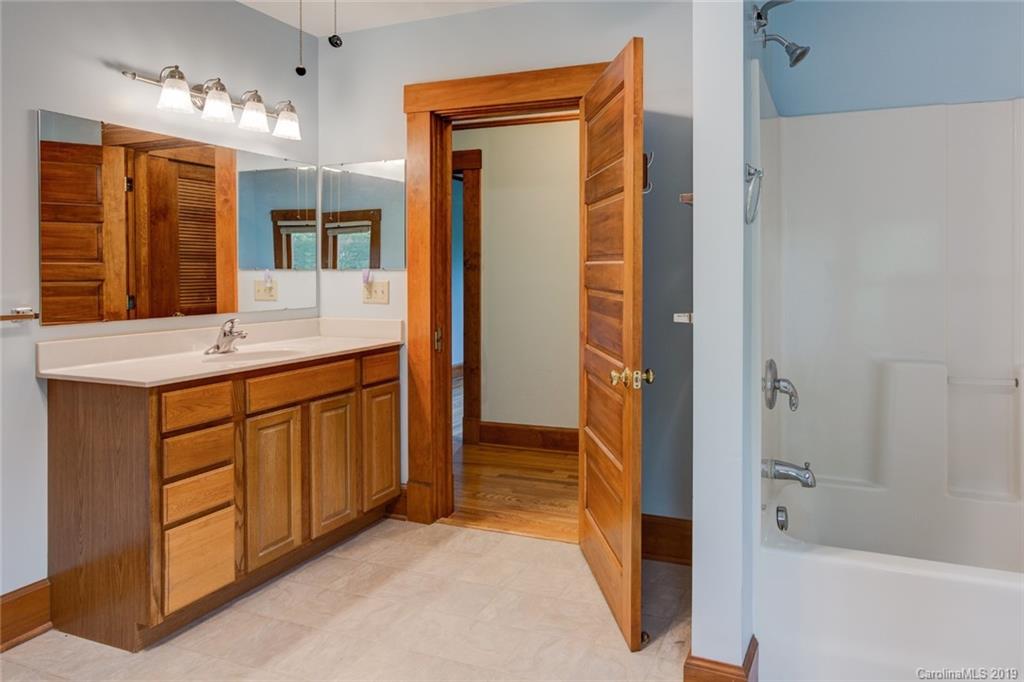 32 Tremont Street Asheville NC 28806