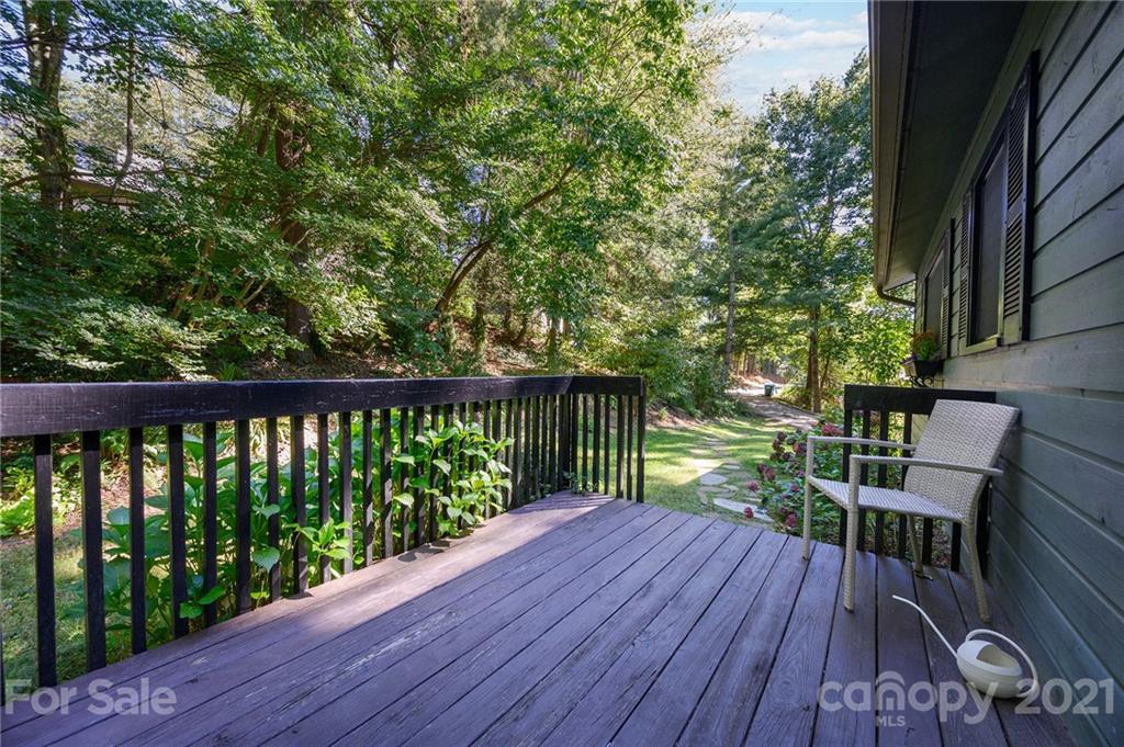 30 Whipporwill Drive Weaverville NC 28787
