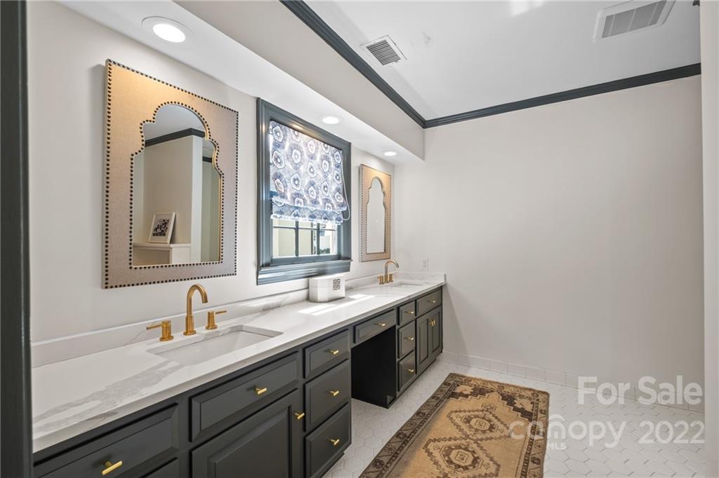 234 Fenton Place Charlotte NC 28207
