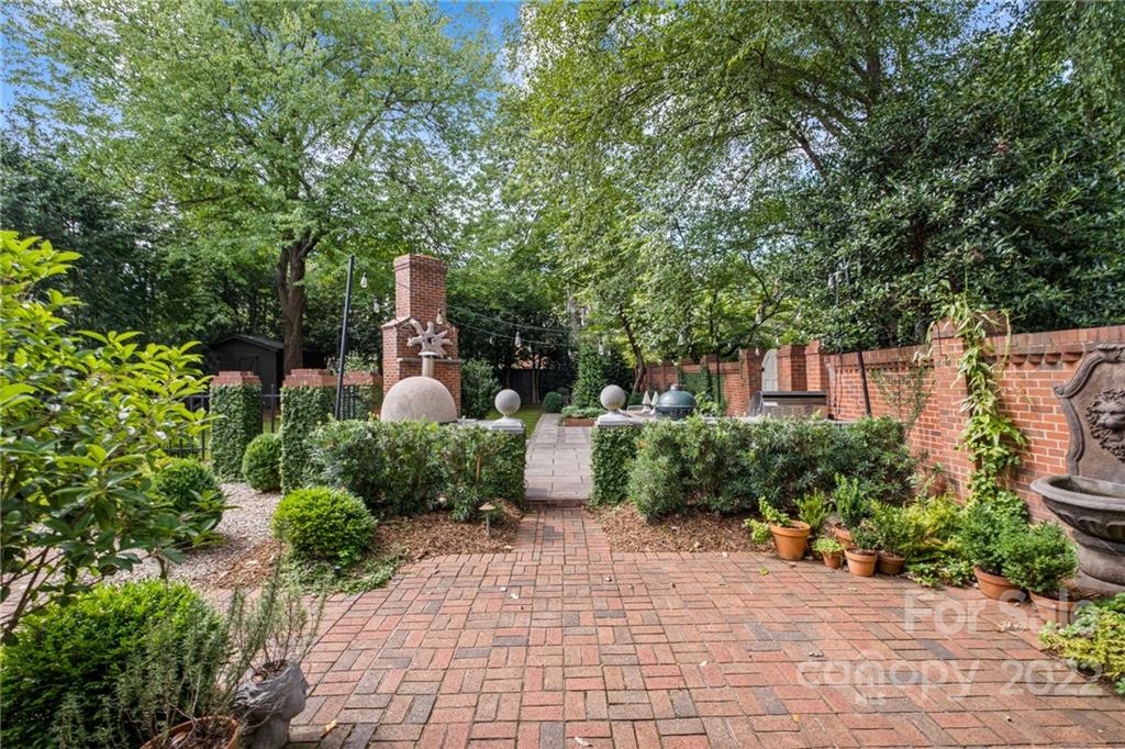 234 Fenton Place Charlotte NC 28207