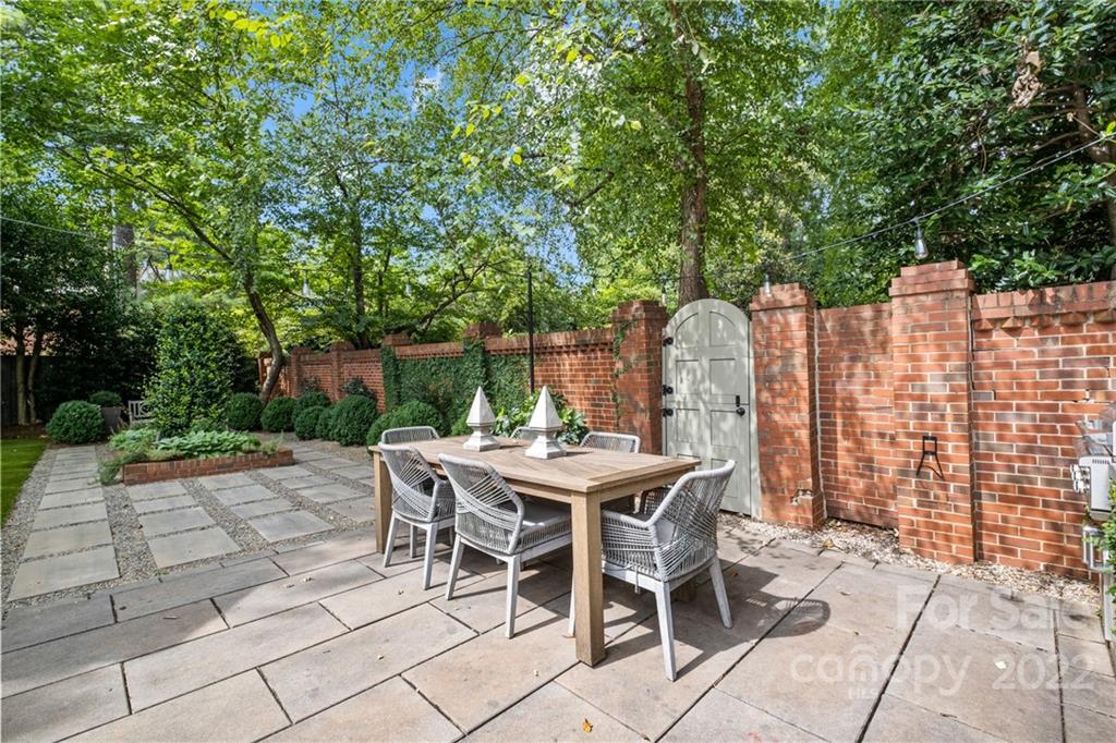 234 Fenton Place Charlotte NC 28207