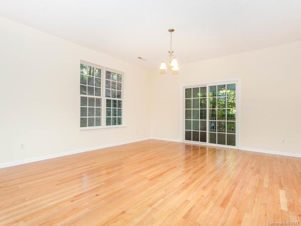 86 Hawtree Court Weaverville NC 28787