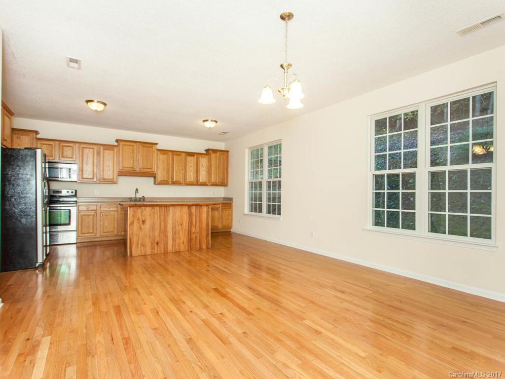 86 Hawtree Court Weaverville NC 28787
