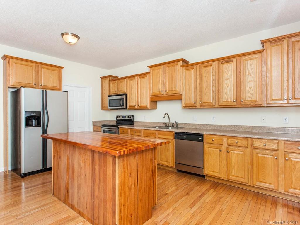 86 Hawtree Court Weaverville NC 28787