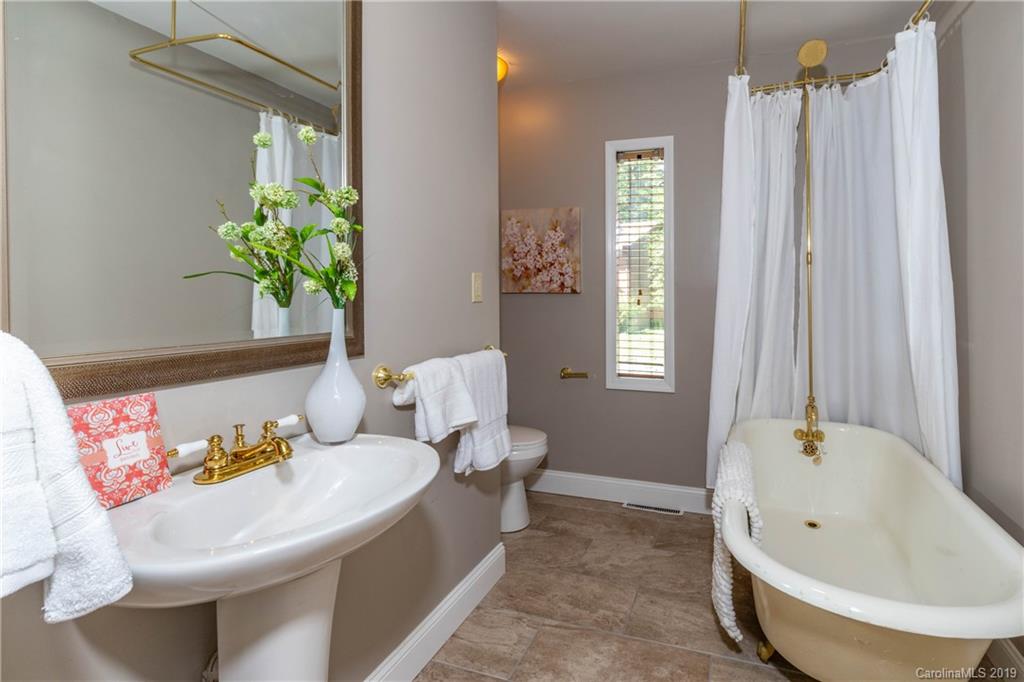 38 Oak Court Fletcher NC 28732