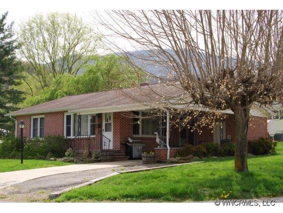 63 Moore Street Waynesville NC 28786