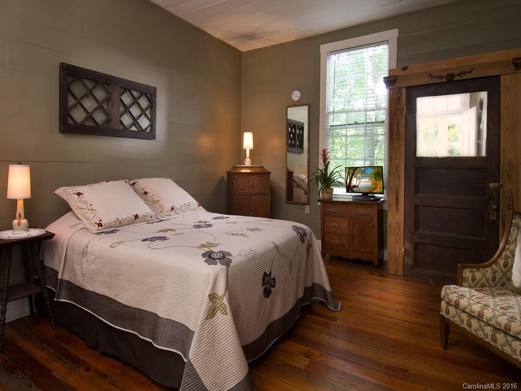 5 Woodlawn Avenue Asheville NC 28801
