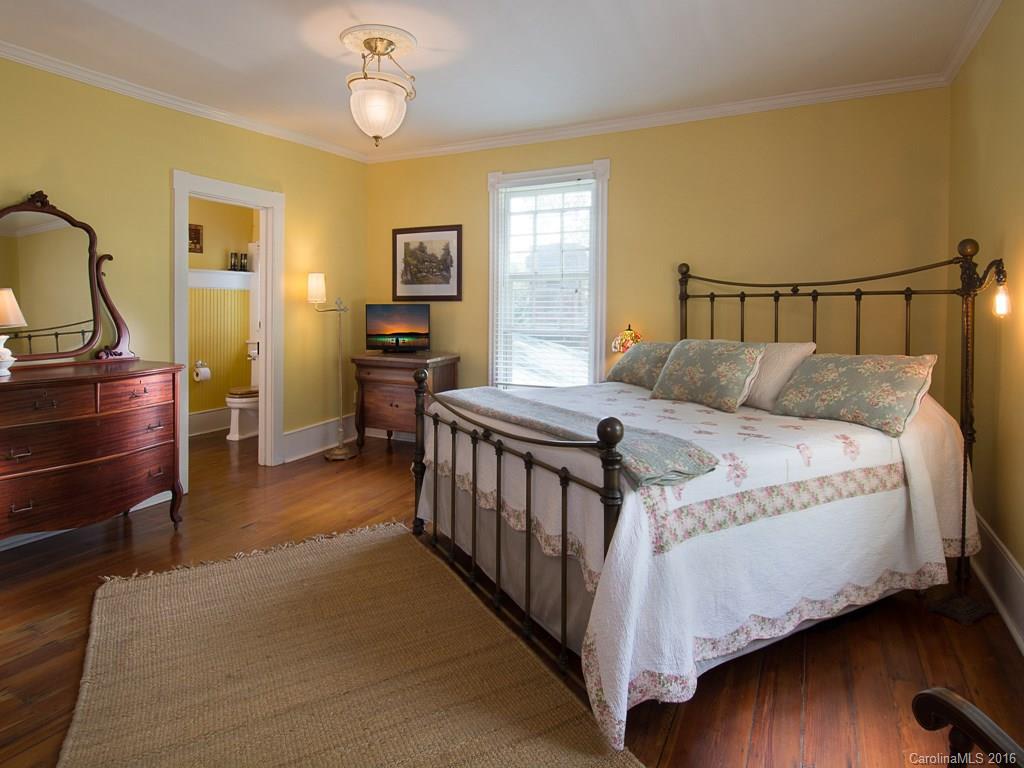 5 Woodlawn Avenue Asheville NC 28801